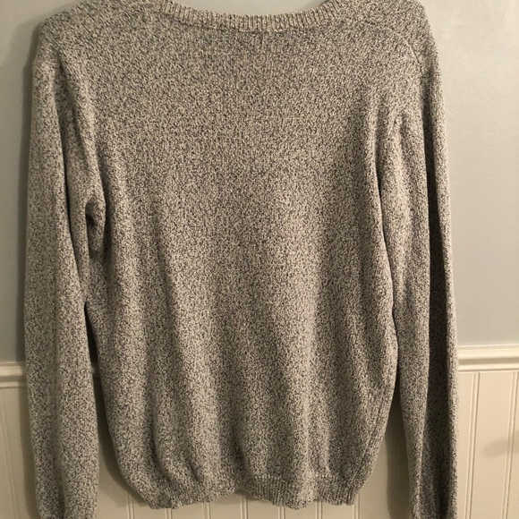 Brandy Melville Sweater - Picture 4 of 4
